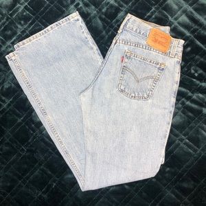 Vintage 518 Levi high waisted mom jeans.